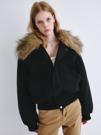 короткая куртка с меховым воротником из линейки  young фотография