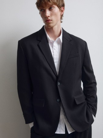 костюмный пиджак прямого силуэта фотография