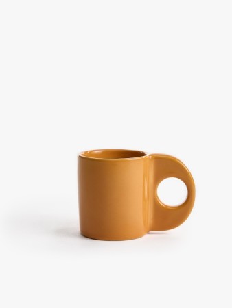 кружка из каменной керамики фотография