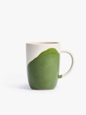 кружка из каменной керамики фотография