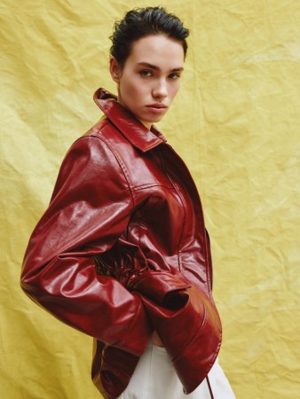 куртка из искусственной кожи фотография