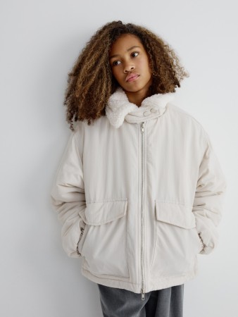 куртка с меховым воротником для девочек фотография