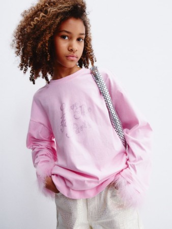 лонгслив оверсайз с перьями и стразами для девочек - детская одежда российская 