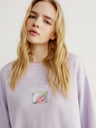 лонгслив оверсайз с принтом из коллекции art people с адель левитовой фотография