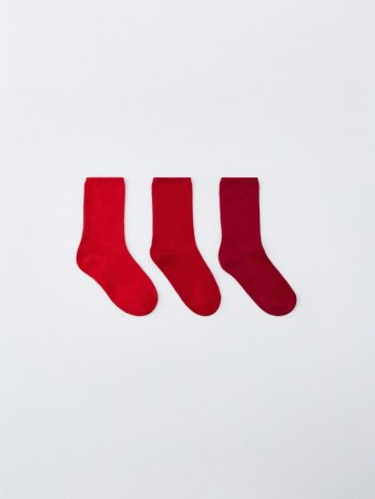 набор из 3 пар красных носков фотография