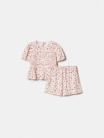 набор из блузки и шорт для девочек фотография