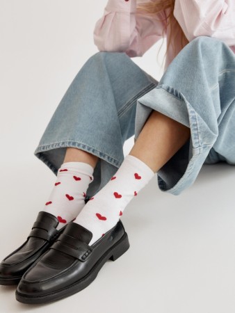 носки с жаккардовой вышивкой фотография