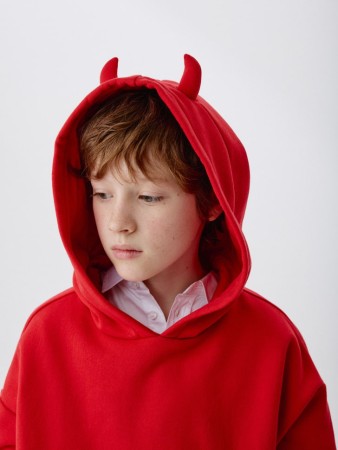 новогоднее худи с рожками на капюшоне для мальчиков фотография