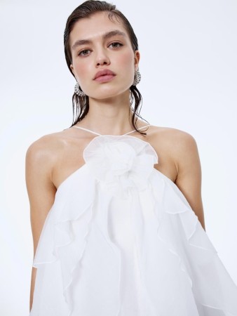 объемный топ с воланами из органзы фотография