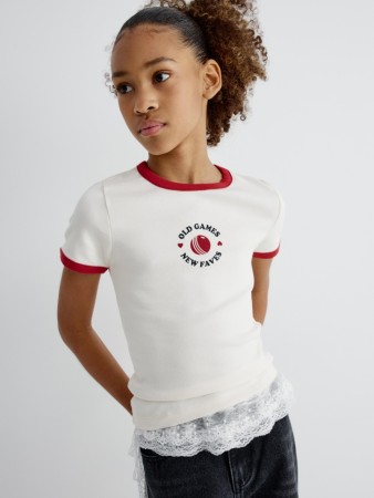 облегающая футболка с принтом для девочек фотография