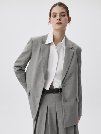 однобортный костюмный жакет фотография