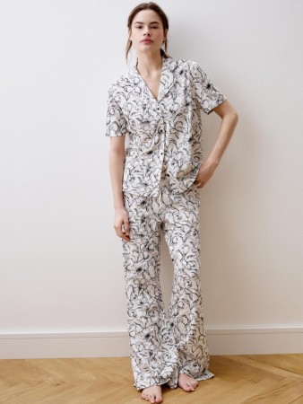 пижама из мягкого трикотажа с принтом фотография