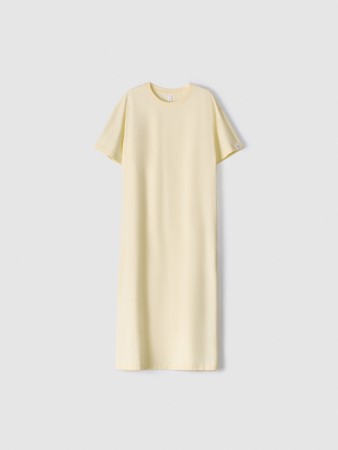 платье-футболка макси с патчем на рукаве - женские платья прямые 