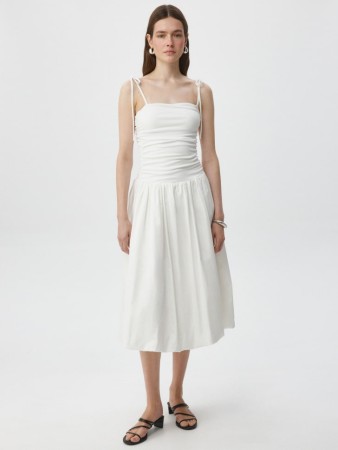 платье миди с бретелями на бантик фотография