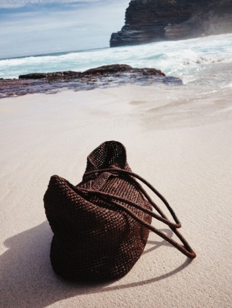 плетеная сумка ручной работы из рафии фотография