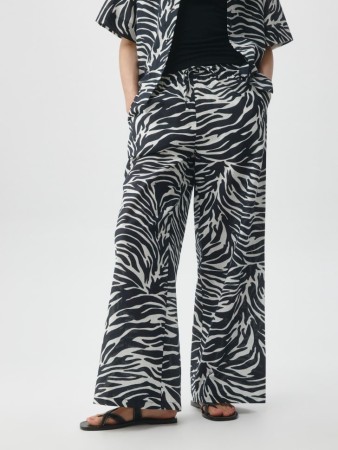 пляжные брюки из хлопка и льна фотография