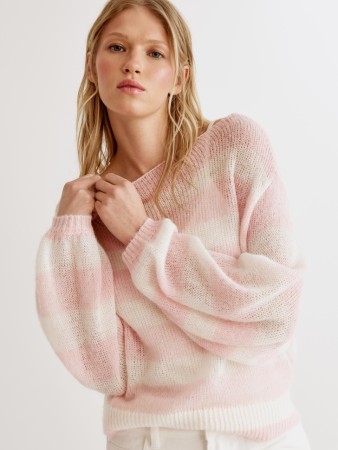 полосатый джемпер с содержанием шерсти и мохера фотография