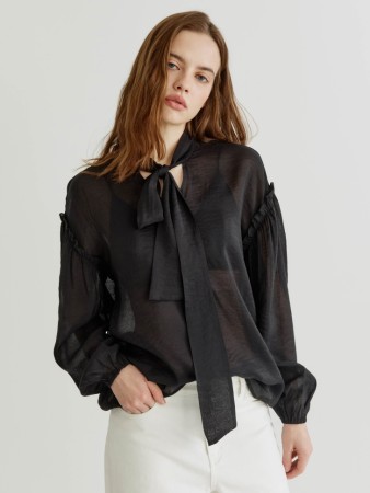 полупрозрачная блуза с пышными рукавами фотография