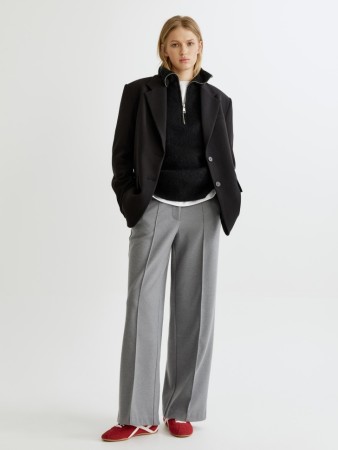 прямые брюки из теплой костюмной ткани - женские брюки и бриджи российские 