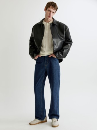 прямые джинсы со средней посадкой фотография