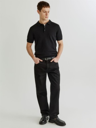 прямые джинсы со средней посадкой фотография