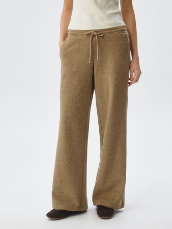 прямые трикотажные брюки - женская одежда