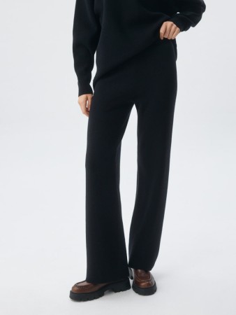 прямые вязаные брюки фотография