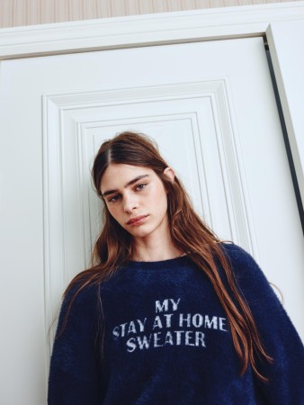 пушистый джемпер из линейки  young фотография