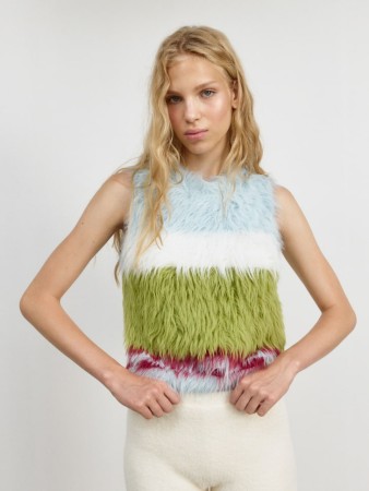 пушистый жилет из линейки  young - детская одежда, обувь и аксессуары для всех возрастов для старшеклассников 