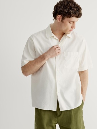 рубашка из хлопка и льна фотография