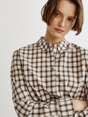 рубашка из хлопка в мелкую клетку фотография