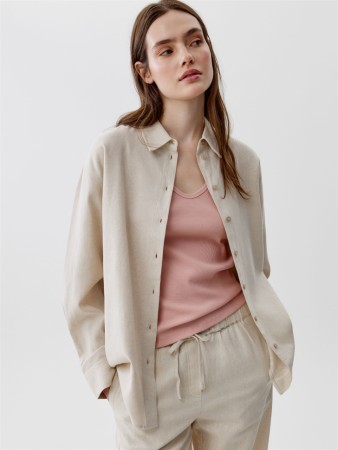 рубашка классическая из льна и вискозы фотография