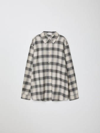 рубашка оверсайз из хлопка фотография