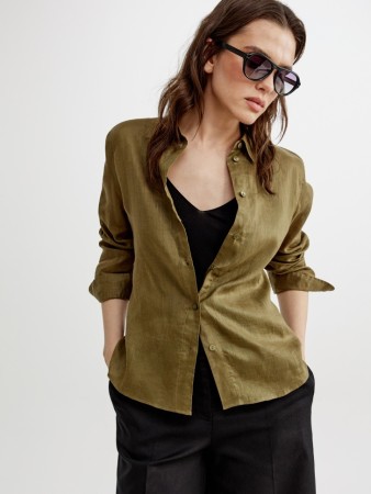 рубашка оверсайз из льна фотография