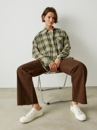 рубашка оверсайз в клетку фотография