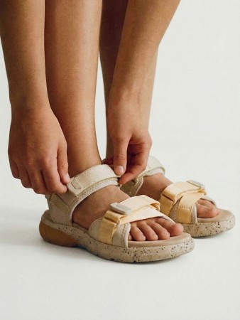 сандалии на липучках для девочек фотография