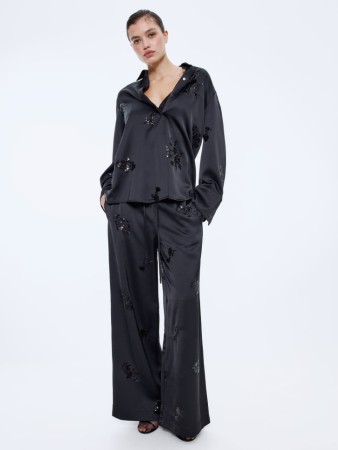 сатиновые брюки с пайетками фотография