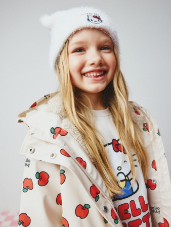 шапка с вышивкой hello kitty для девочек фотография