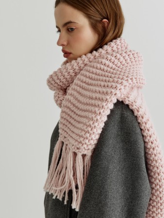 шарф крупной вязки с бахромой фотография