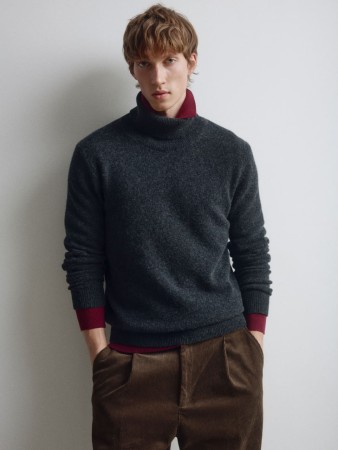 шерстяной свитер премиум качества фотография