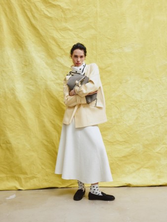 широкая юбка миди с клиньями фотография