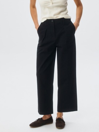 широкие брюки из хлопка фотография