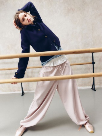 широкие брюки с завязками по низу из линейки  young фотография