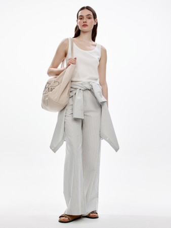 широкие брюки в полоску из хлопка фотография