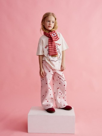 широкие джинсы с принтом для девочек фотография