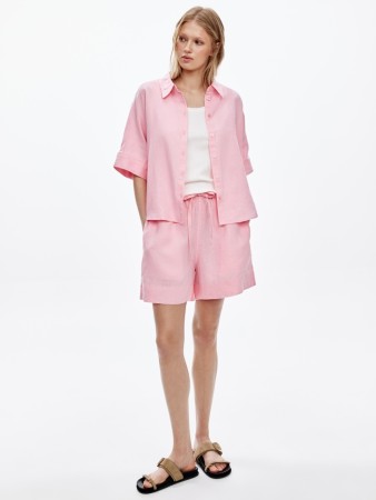 шорты из 100% льна фотография