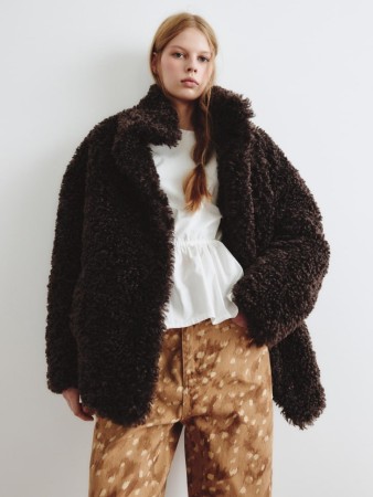 шуба из искусственного меха из линейки  young - верхняя одежда синтепоновая 