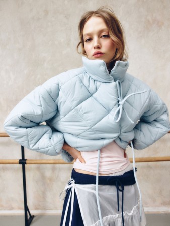 стеганая куртка на завязках из линейки  young фотография