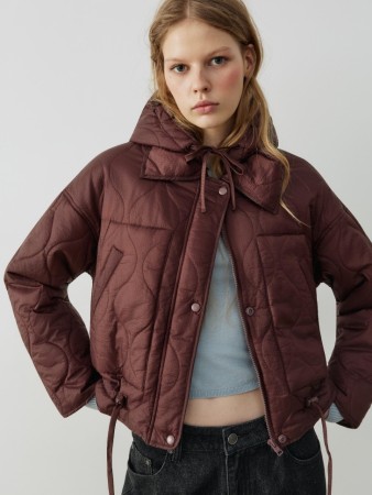 стеганная куртка с утяжкой по низу из линейки  young фотография