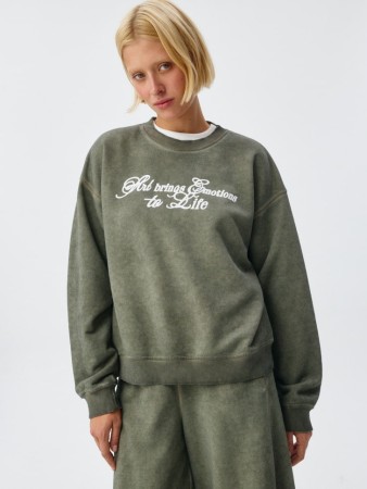 свитшот оверсайз с эффектом кислотной стирки - женская одежда с длинным рукавом 